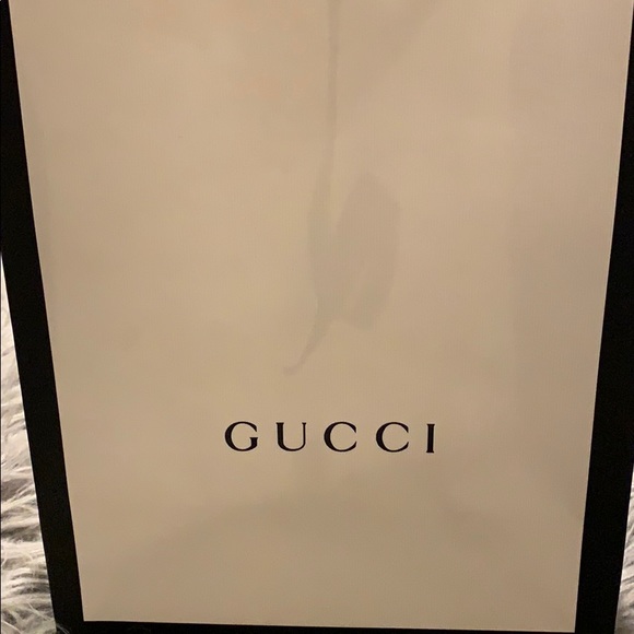 Meet your Posher, Christina - Picture 1 of 1